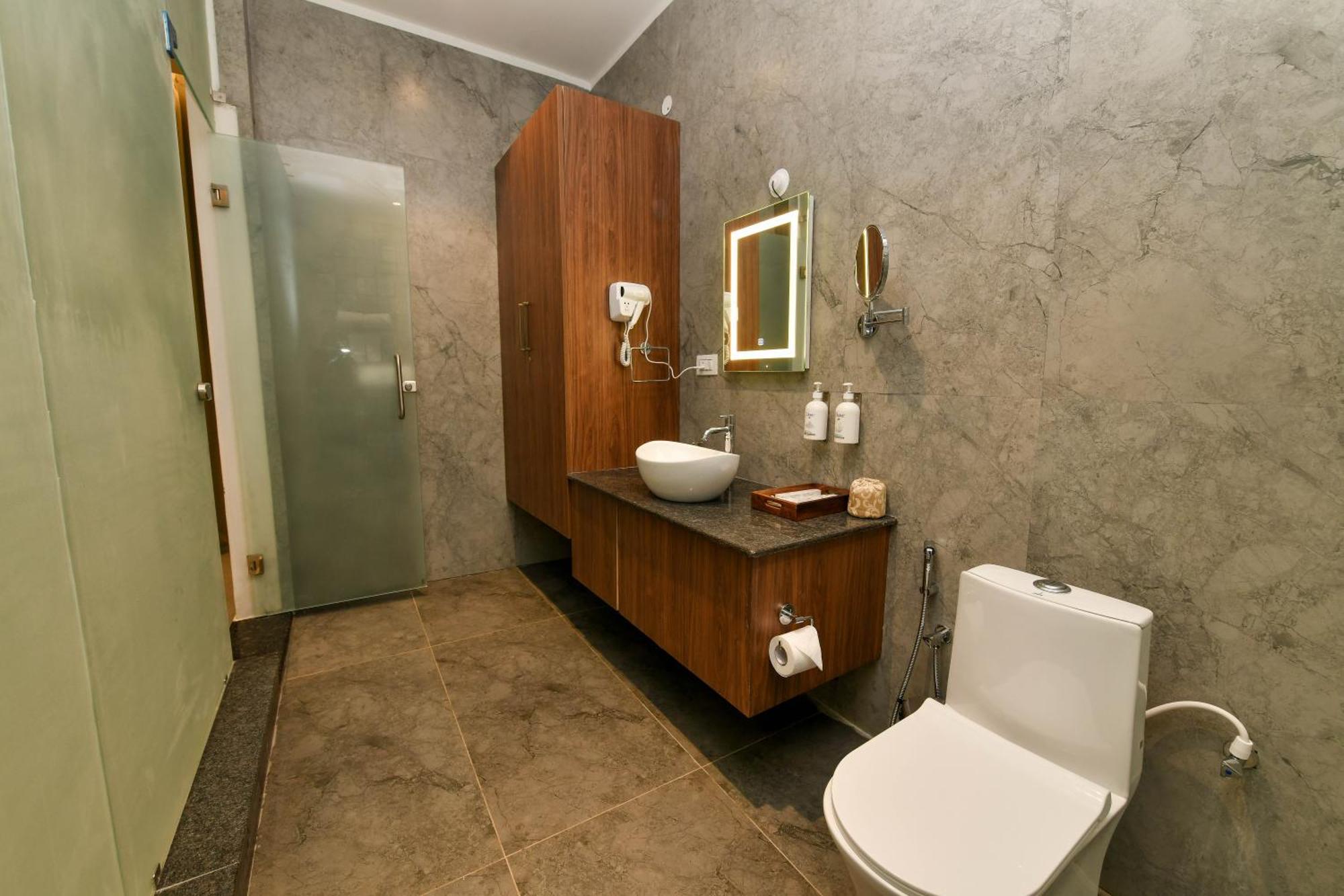 Inventree Aranya Resort & Spa 马迪凯里 外观 照片